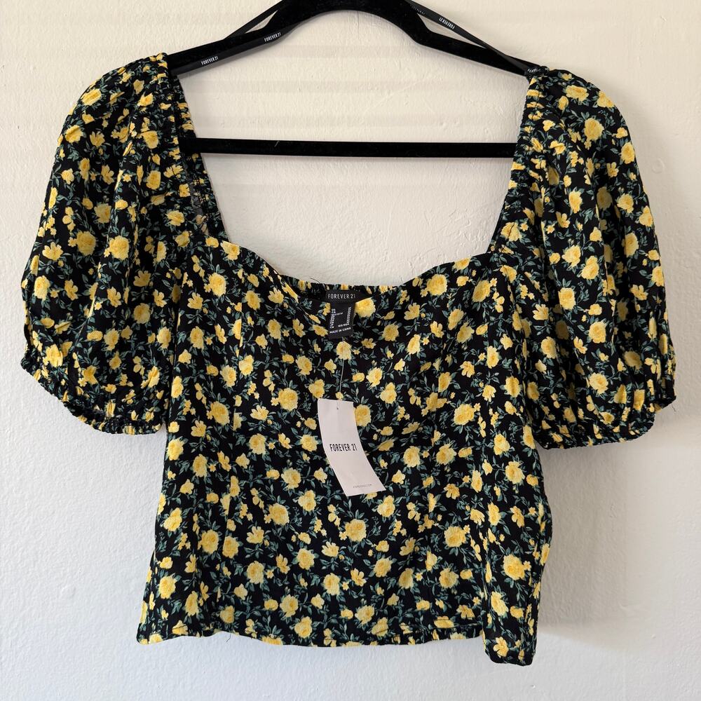 NWT Floral Puff sleeve shirt